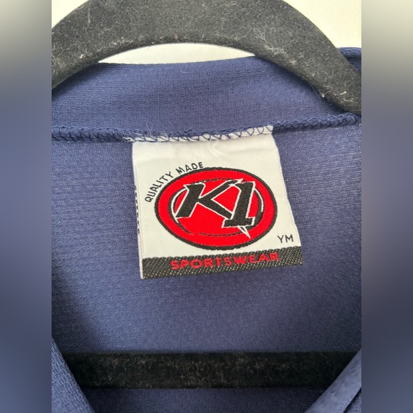 🌶️🌶️🌶️🌶️ Buy 2 or more T’s at $10 each
Navy K-1 Hockey Shirt- NWOT - Picture 3 of 3